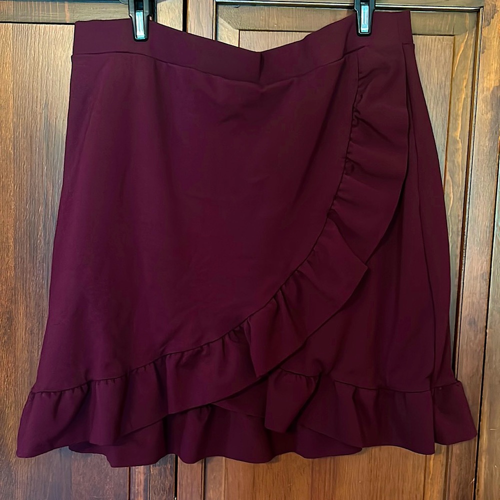 Lift, fun ruffled skirt. Large